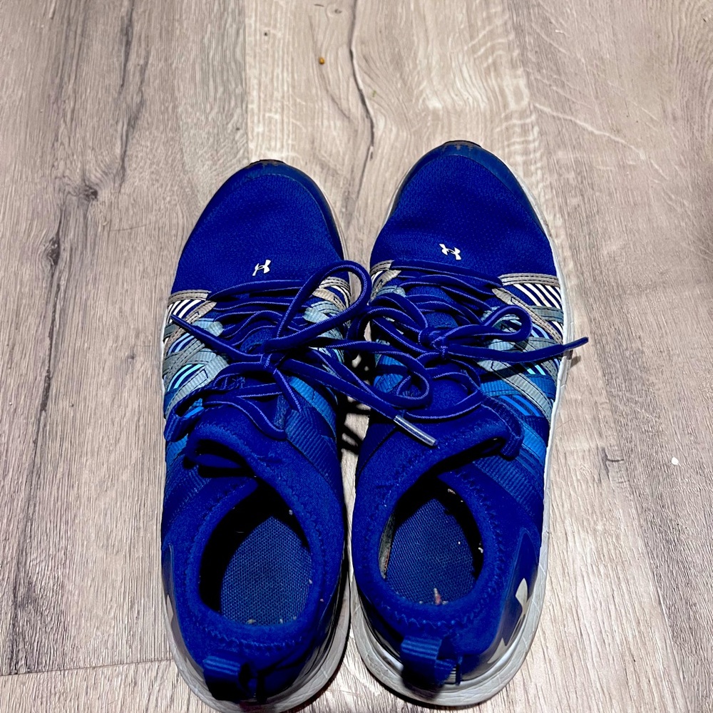 Under Armour women’s sneakers